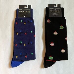 2 pairs Banana Republic holiday socks